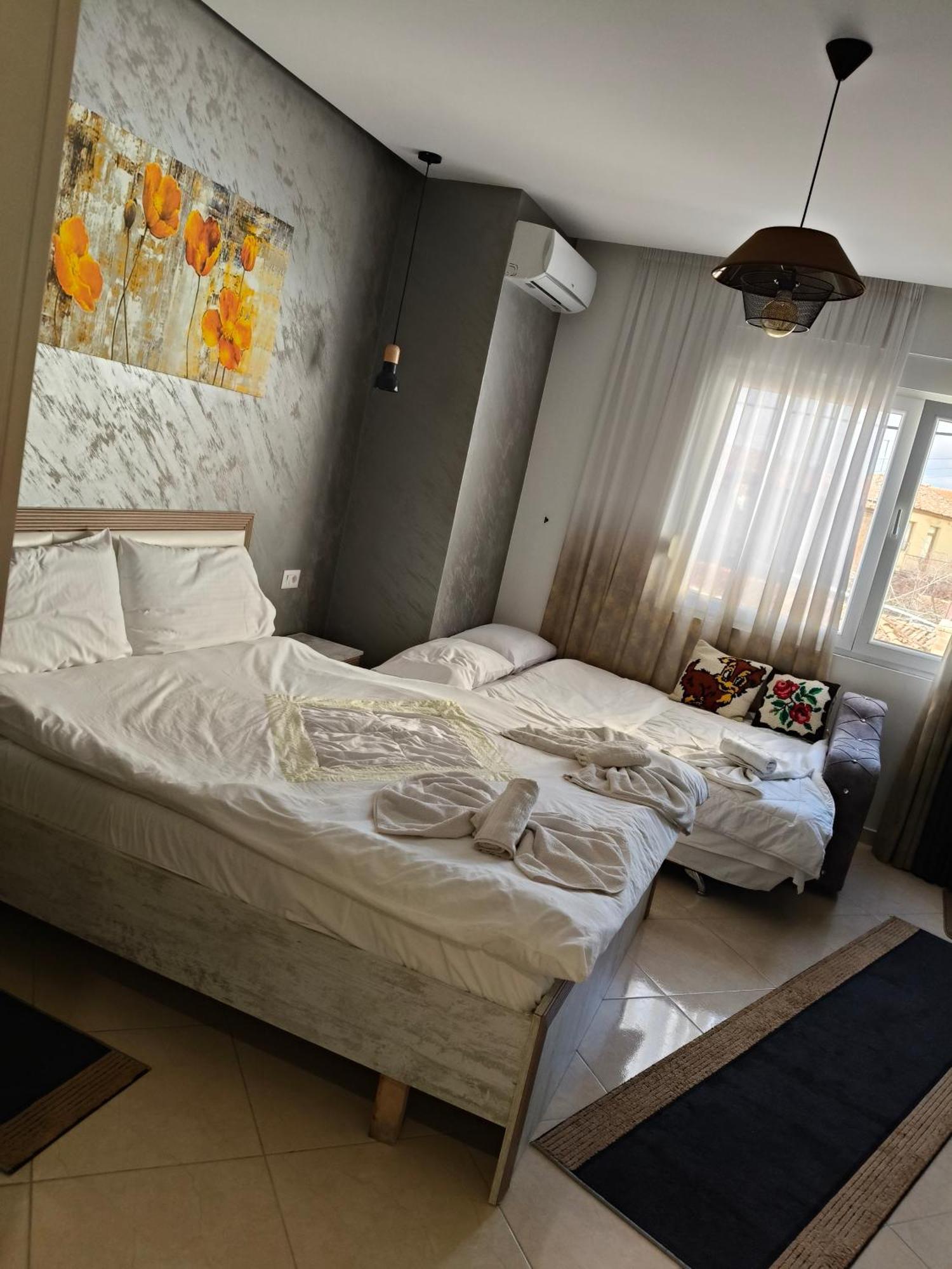 Ajilin Hotel Rooms Korce Room photo